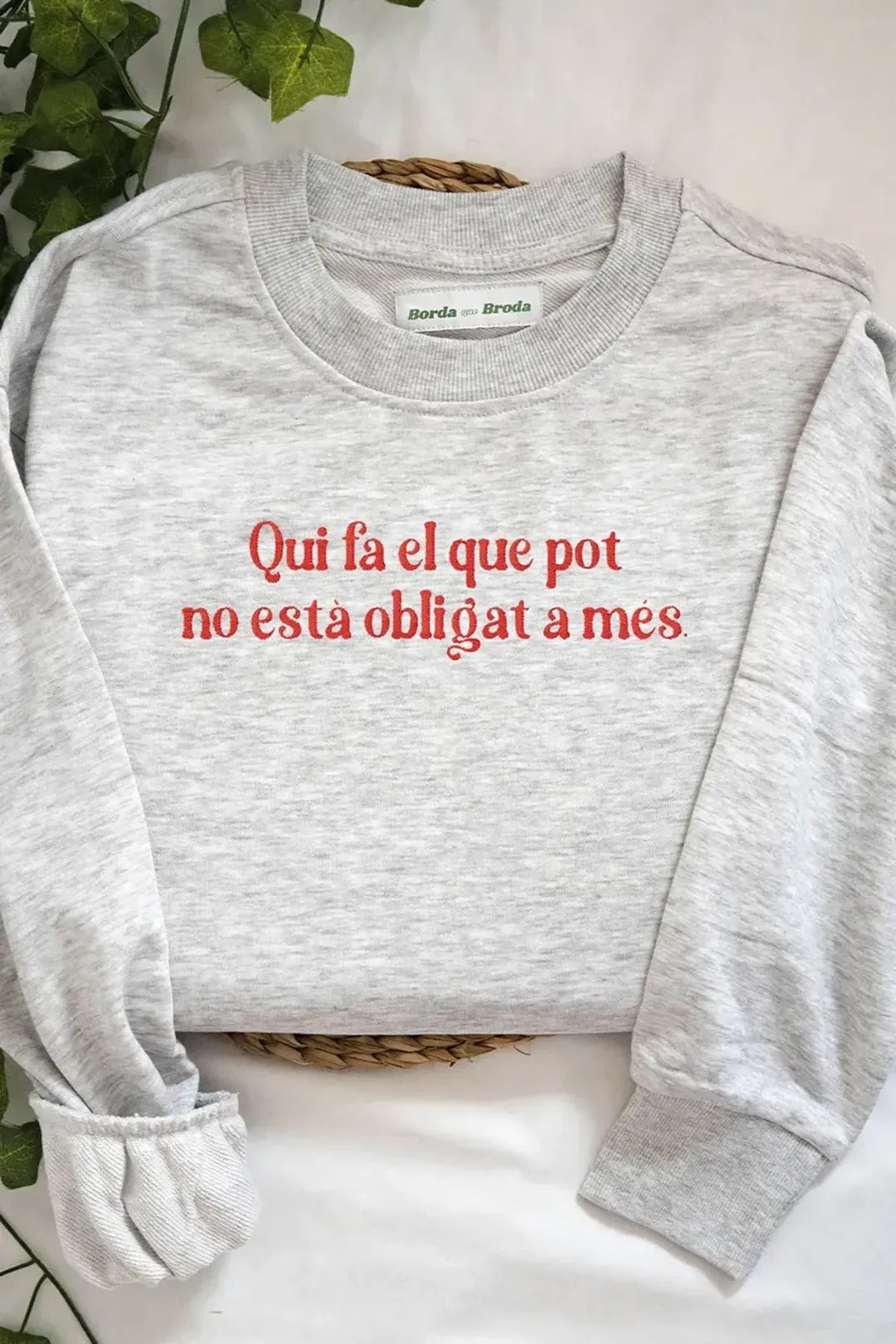 mockup1-12 Qui Fa El Que Pot No Està Obligat A Més - Imatge 1