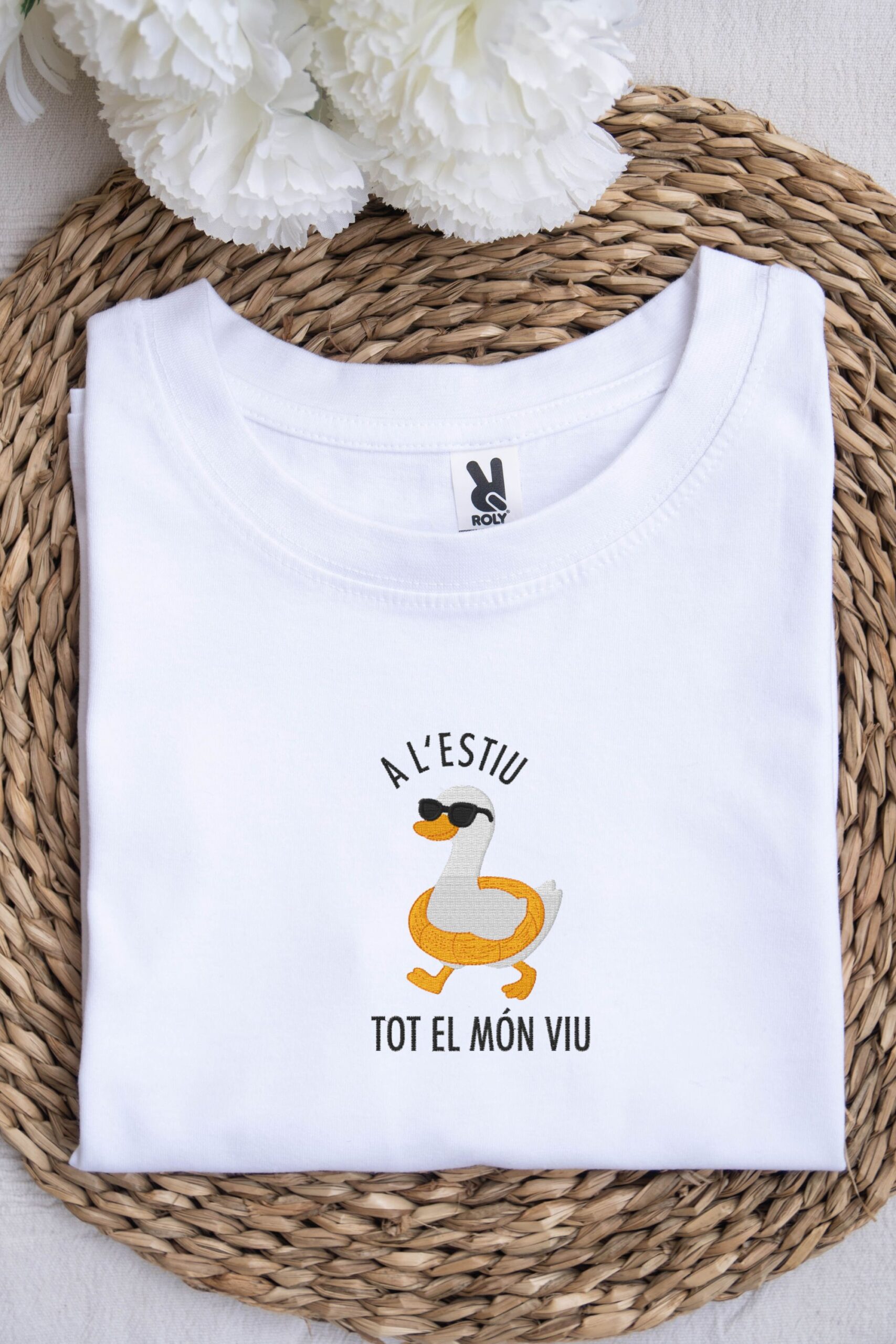 mockup1 A L'estiu, Tot el Món Viu - Imatge 1