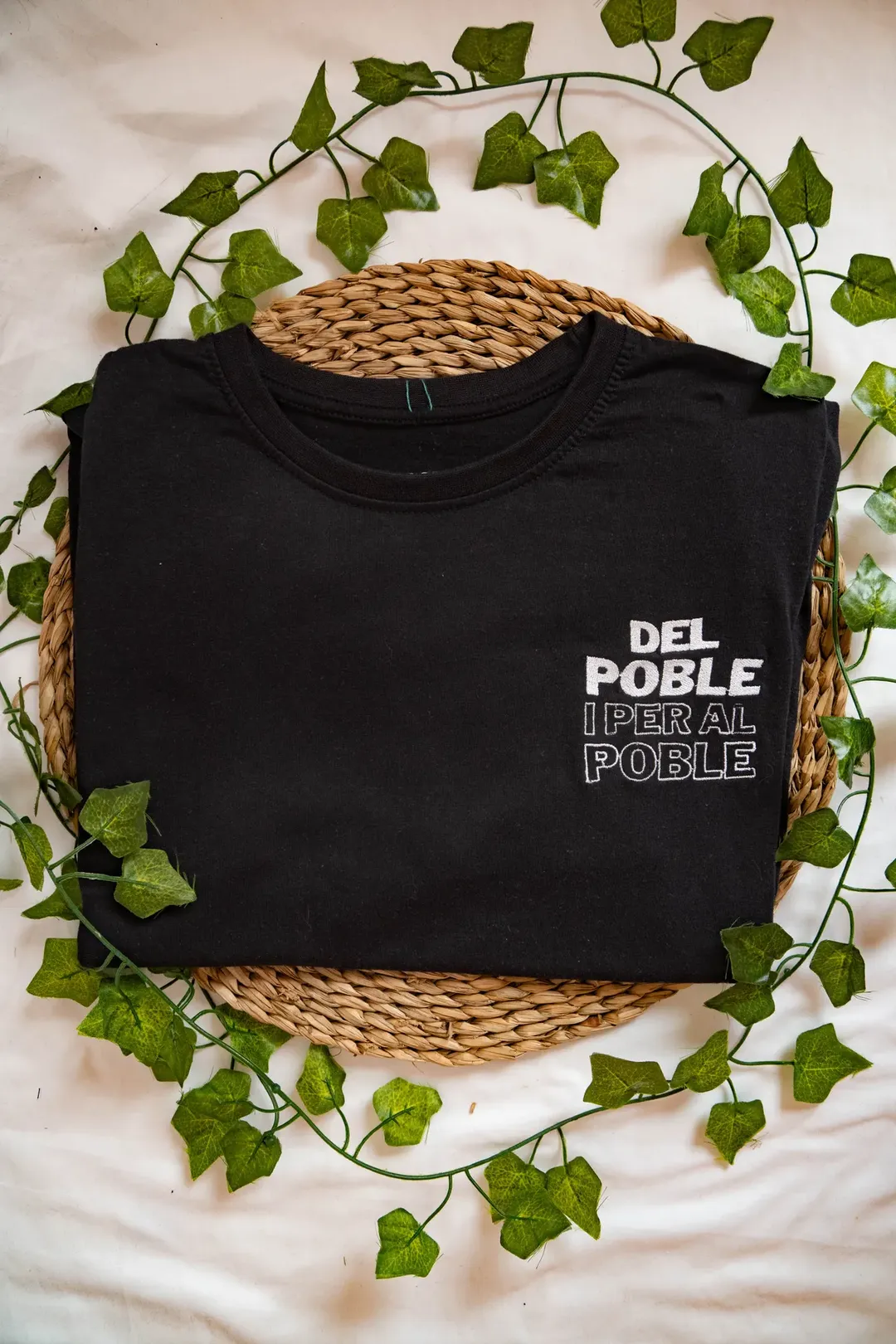 mockup2-11 Del Poble I Per Al Poble - Imatge 2