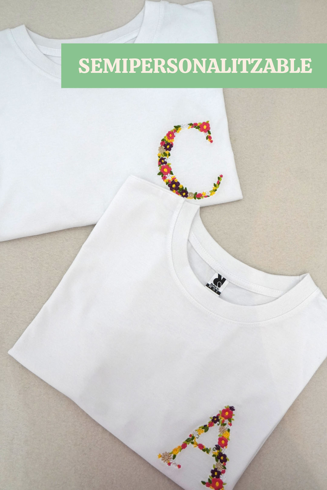 mockup1 Inicial florejada - Imatge 1